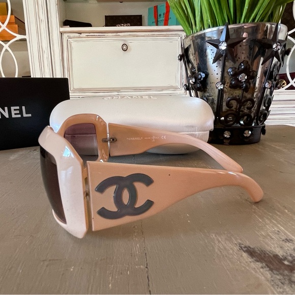 Chanel Sunglasses 5076H - Cream CC-Mother of Pearl Vintage - Picture 5 of 11